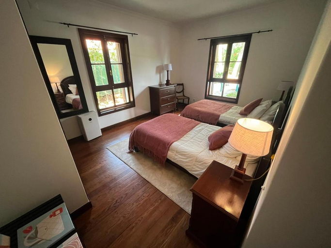 Bedroom 4, Pinewood Beach Villa- Colares, Sintra