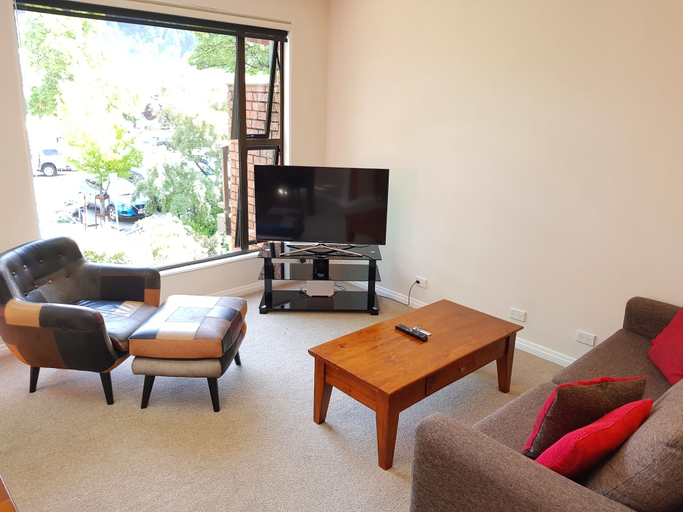 Living area 4, Penrich Court, Queenstown-Lakes
