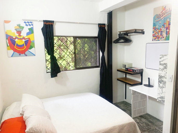 Room, Room with private bathroom and terrace 2, Medellín
