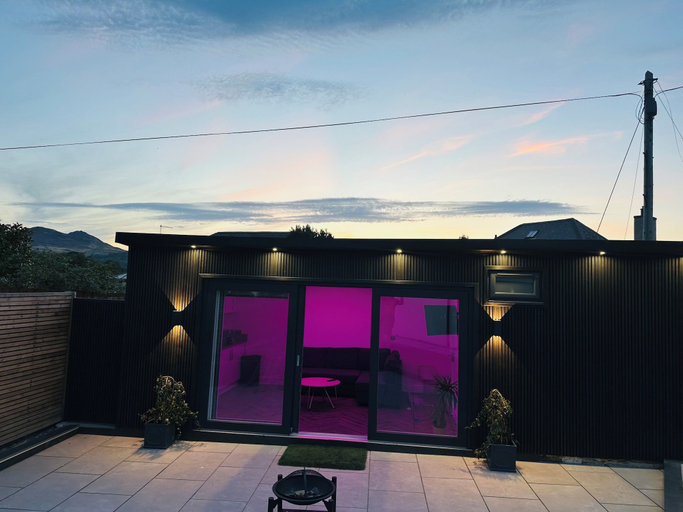 Terrace/patio 2, 'the Garden Room' Studio, Sleeps 2 - Wifi, Parking, Edinburgh