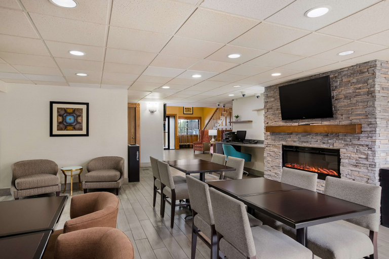 Food & Drinks 5, Best Western Kendallville Inn, Noble