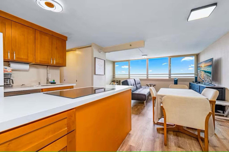 Private kitchen 3, @ Marbella Lane - Wind'kissed Oceanfront Seascape, Honolulu