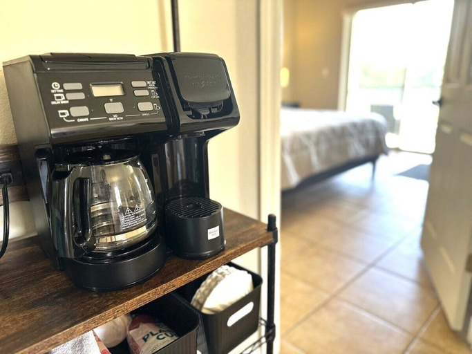 Room 5, Very Near Disney 3 Bd Condo Walmart 1 min Away, Osceola