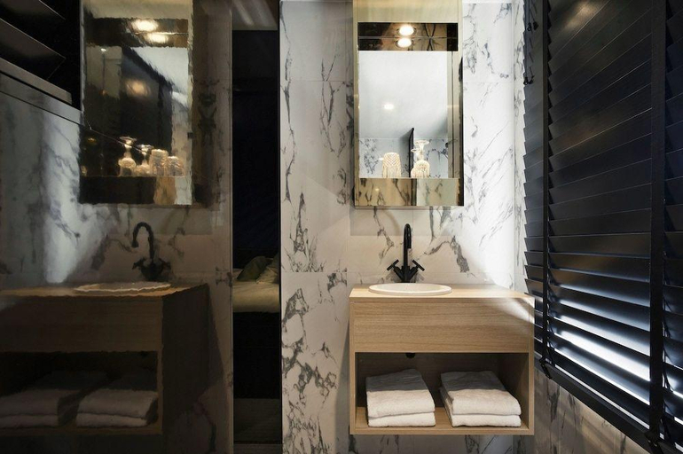 Bathroom 4, ibis Styles Hasselt City Centre, Limburg