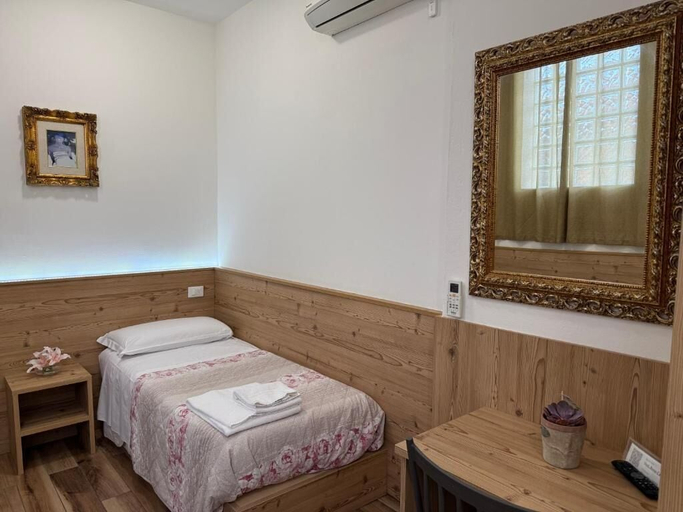Room 3, Pirandello Rooms, Verona