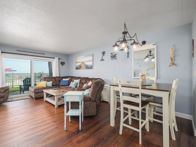 Others 5, Starboard Light 7 by Distinctive Beach Rentals, Volusia