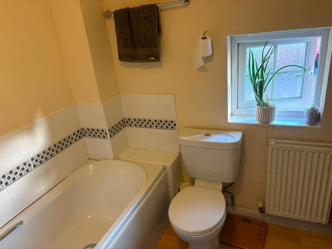 Bathroom 2, 2 Bedroom Sleeps 3 -private Garden -parking, North Yorkshire
