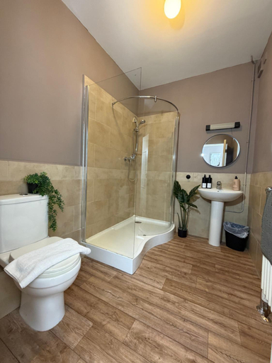 Bathroom 3, Pershore Rooms at The Star Inn, Worcestershire