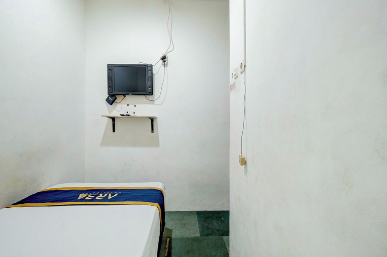 Room 4, Cozy Hotel By CQA, West Jakarta