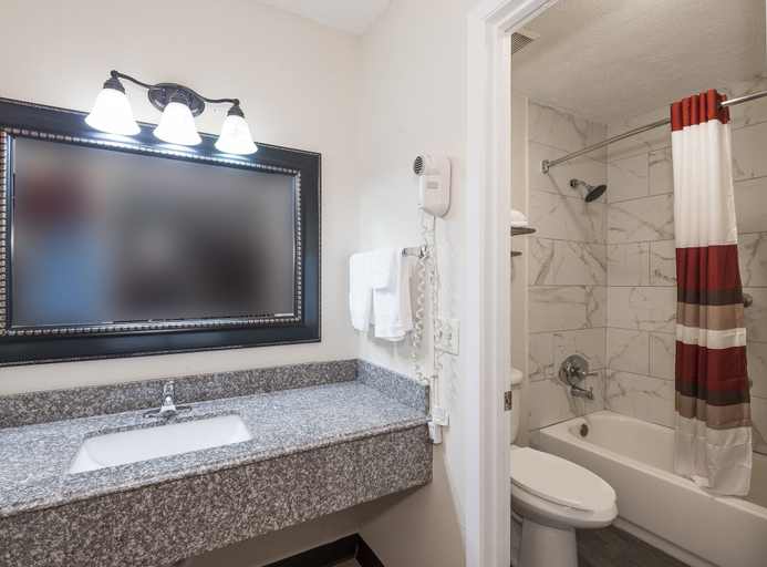 Bathroom 3, Red Roof Inn Chipley, Washington