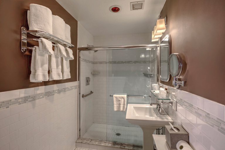Bathroom 4, Bernards Inn, Somerset