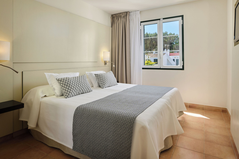 Bedroom 4, Grupotel Club Menorca, Baleares