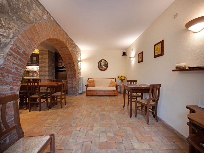 Food & Drinks, Mansion in Prodo Near Lake Bolsena, Terni
