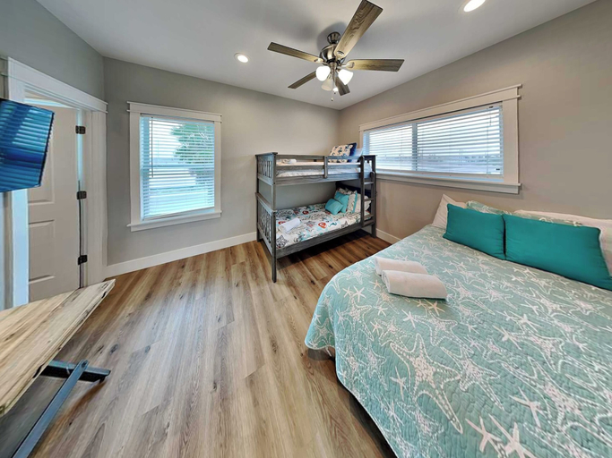 Bedroom 3, Sassy Seahorse by Silver Sands Vacation Rentals, Nueces