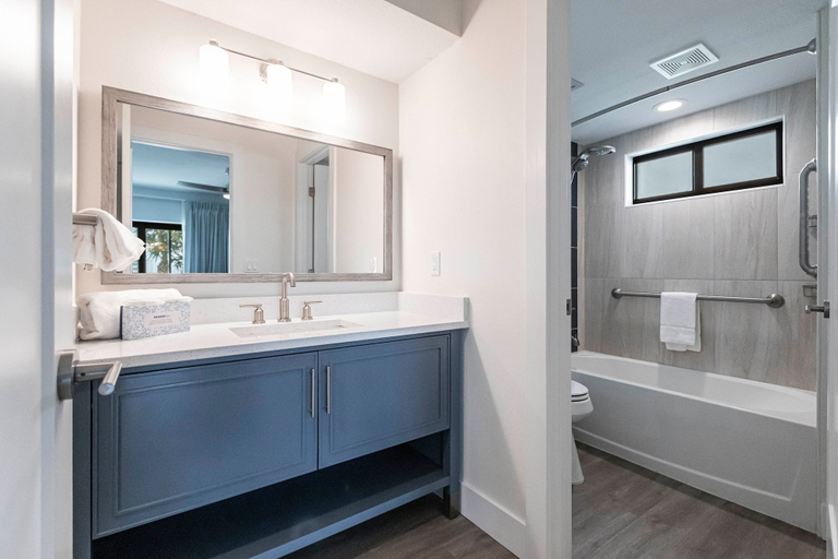 Bathroom 4, Sanibel Beach Club, Lee