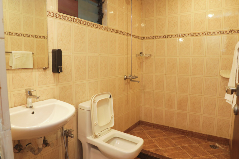 Bathroom 5, Omnia Beach Resort Near Candolim Beach, North Goa