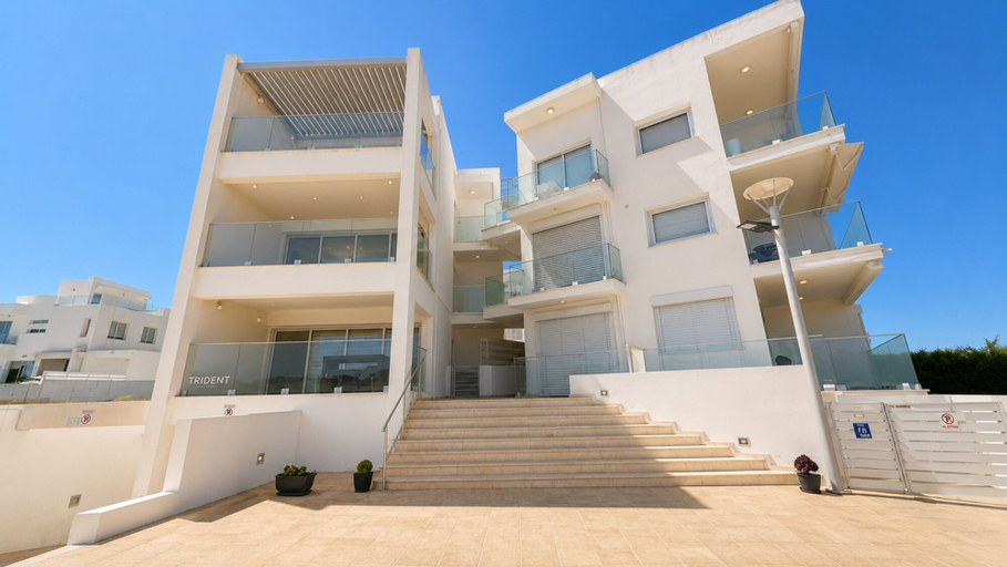 Exterior & Views 2, Trident Luxury Beach Apt