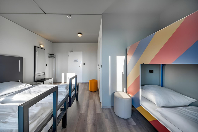 Bedroom 4, a&o Munich Hauptbahnhof, München
