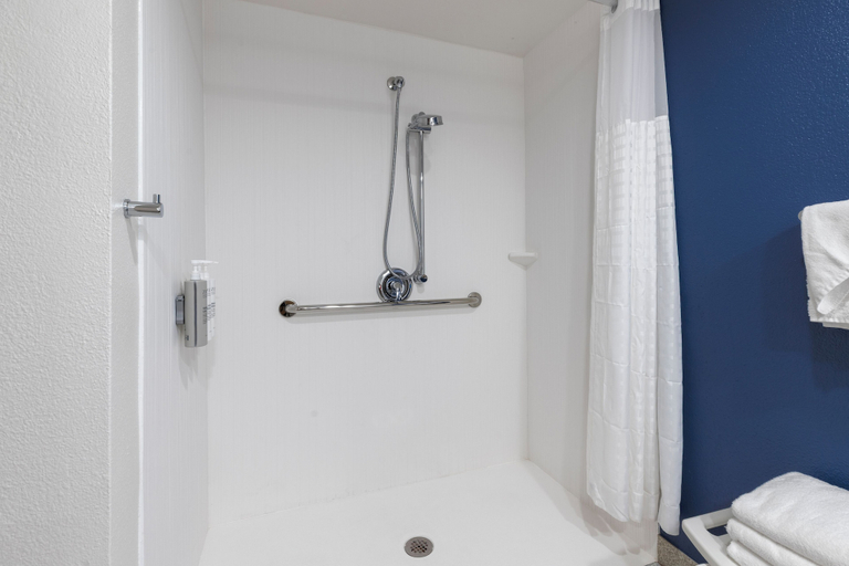 Bathroom 4, Spark by Hilton Waynesboro, Waynesboro