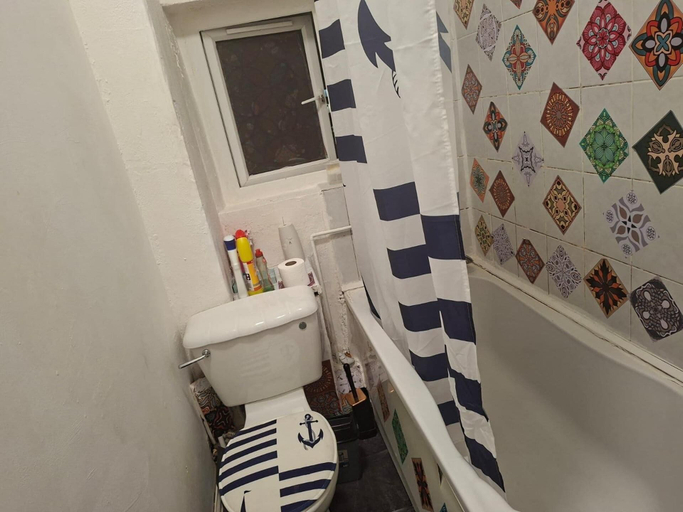 Bathroom, Humuplace Sleeps 4 With Garden, Birmingham