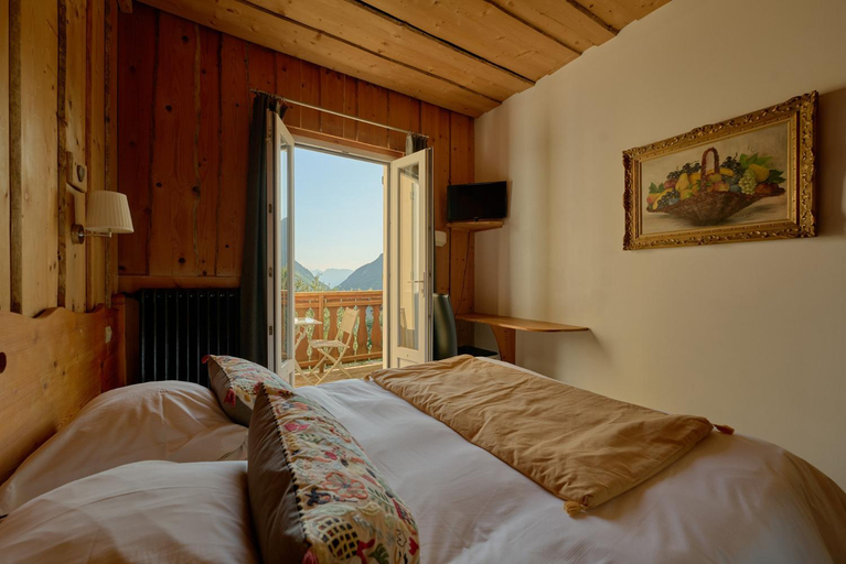 Bedroom 2, Hotel des Skieurs, Isère