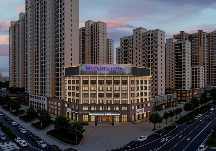 Exterior & Views