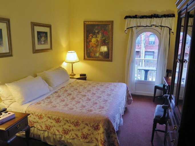 Bedroom 5, Madison Manor Boutique Hotel, Toronto