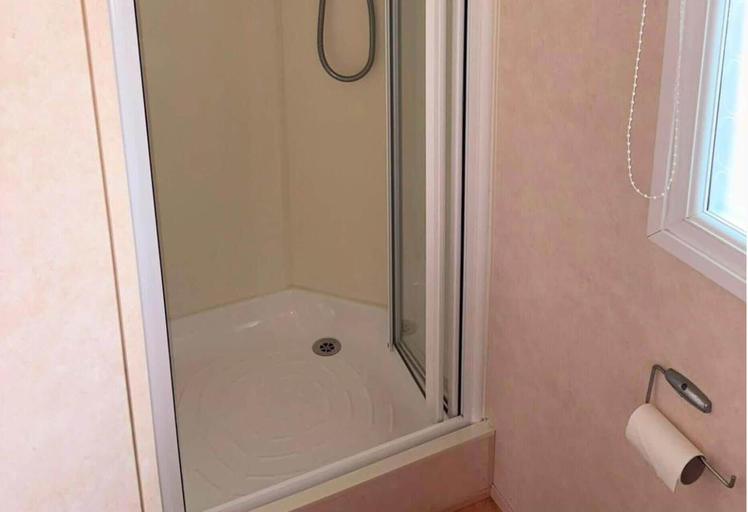 Bathroom 2, Caravan - Sleeps 6 - Parking, Conwy