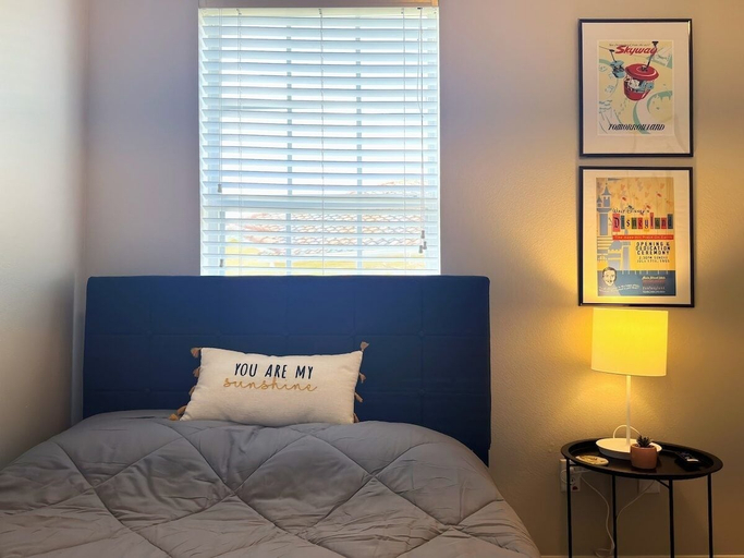Room 5, Very Near Disney 3 Bd Condo Walmart 1 Min Away 3 Bedroom Townhouse, Osceola