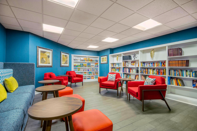 Public Area 2, Hampton Inn East Aurora, Erie