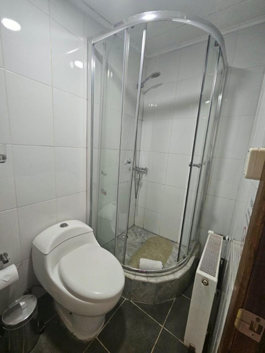 Bathroom, Hostal PATAGONICA, Última Esperanza