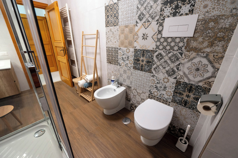 Bathroom 2, Dimora 137, Caserta