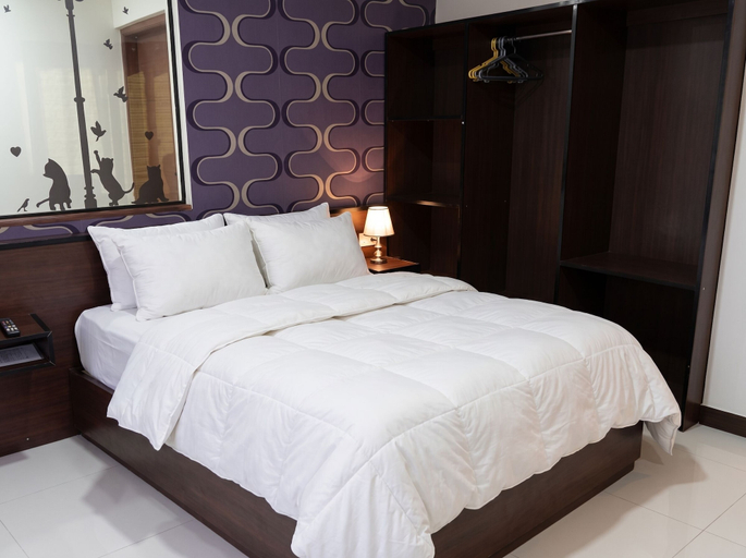 Room 2, Mora Grande, Andrés Ibáñez