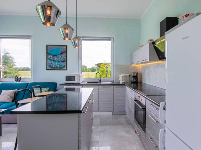 Private kitchen 4, Luxurious Holiday Home With Swimming Pool, Łobez