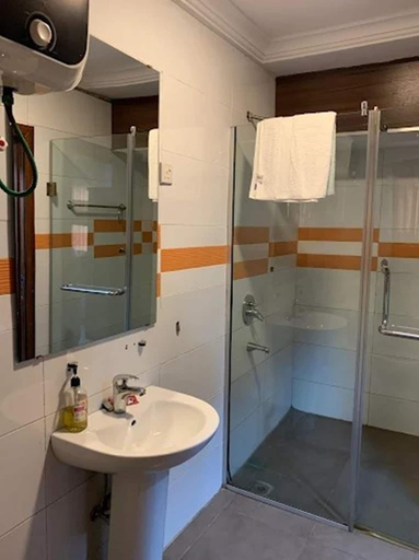 Bathroom 4, Sky Suites, Mushin