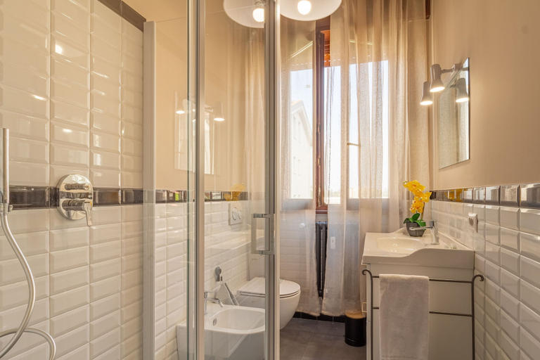 Room 5, Urban House - 301 in Monza, Monza and Brianza
