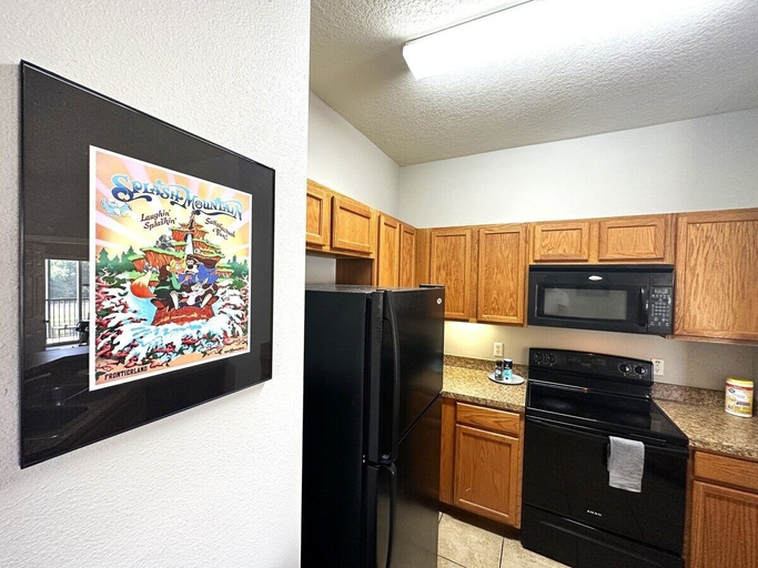 Private kitchen 4, Very Near Disney 3 Bd Condo Walmart 1 min Away, Osceola