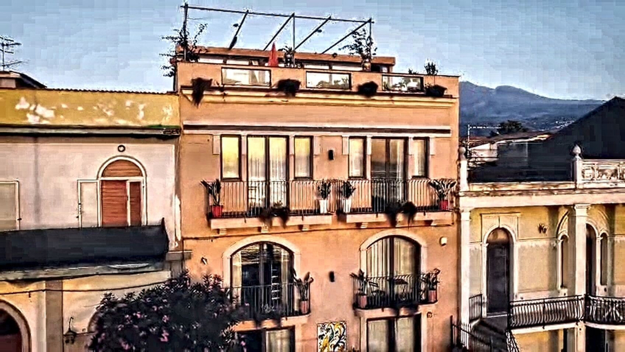 Exterior & Views 2, Mar Dei Poeti, Catania
