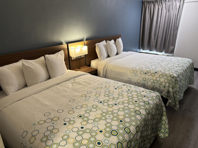 Bedroom, HomeTowne Studios by Red Roof Hagerstown - Williamsport, MD, Washington