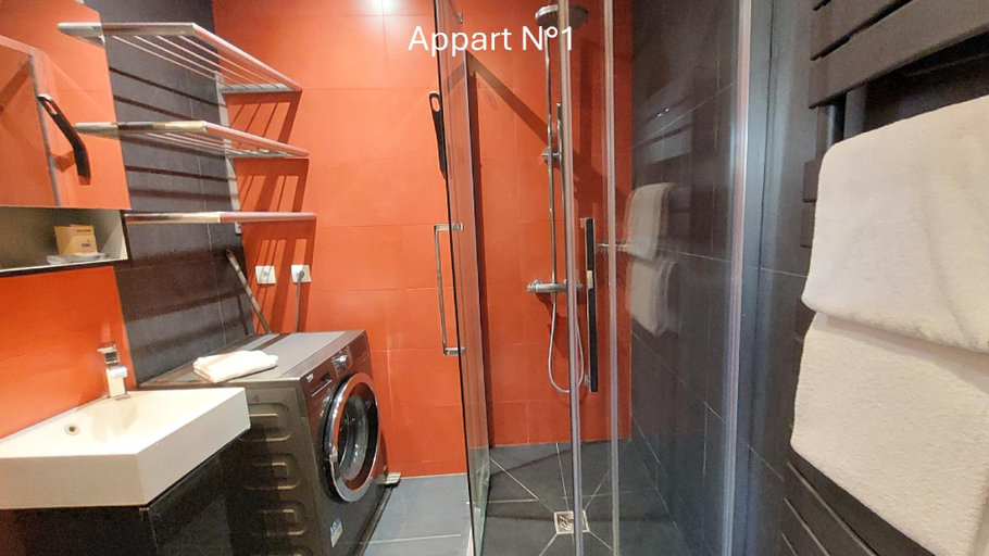 Bathroom 4, L'Appart de la Course, Gironde