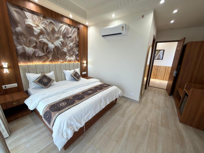 Room 2, Stillwood Resort Mussoorie, Dehradun