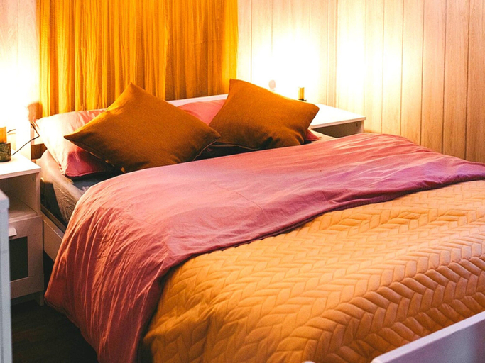 Bedroom, Beautiful Romantic Chalet in Geel, Antwerpen