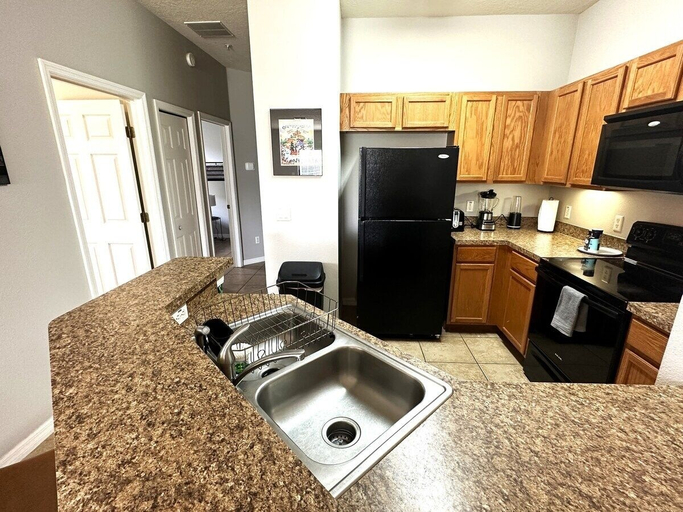 Private kitchen 3, Very Near Disney 3 Bd Condo Walmart 1 min Away, Osceola