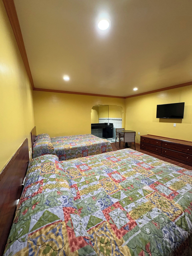 Room 5, Sunrise Inn, Los Angeles