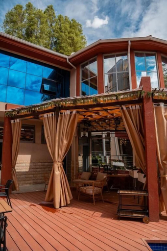 Outdoor dining 3, Yankers Royal hotel, Lubumbashi