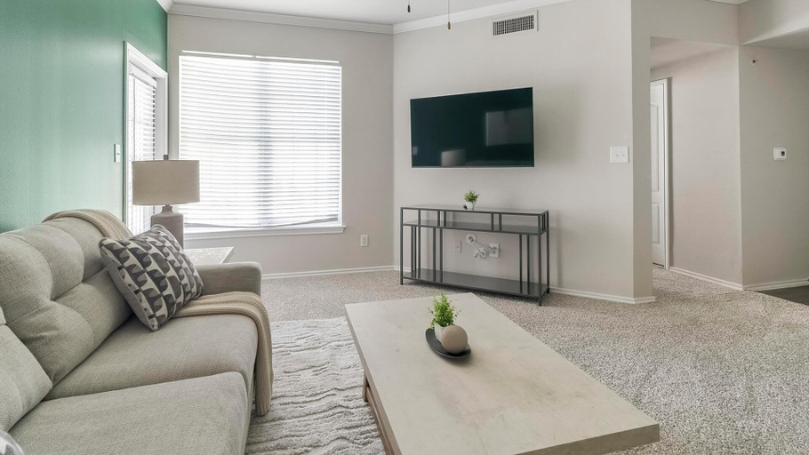 Living area 2, Landing Amazing 1BD in Copperfield, Houston