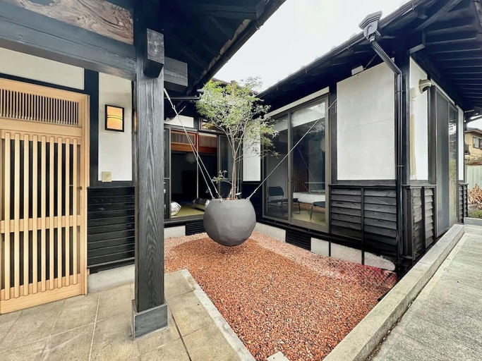 Exterior 5, Spacious Traditional Japanese House By Restavio, Kikuyō
