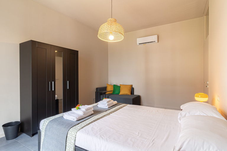 Room 3, Urban House - 301 in Monza, Monza and Brianza