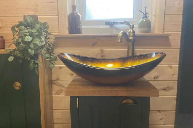 Bathroom 3, Cabin Sleeps 2 with Enclosed Garden, Lincolnshire