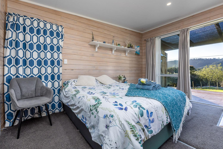Bedroom 2, Manuka Views - Close to Thermal Hot Pools, Rodney
